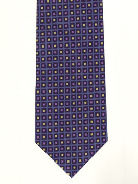 Beige and purple spots on navy